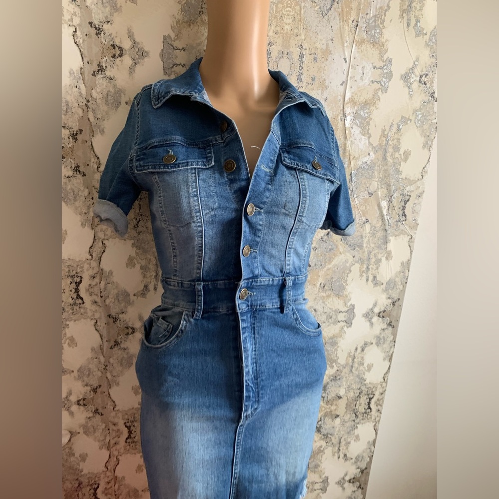 DISTRESSED DENIM DRESS option to add belt size small *fashion nova *